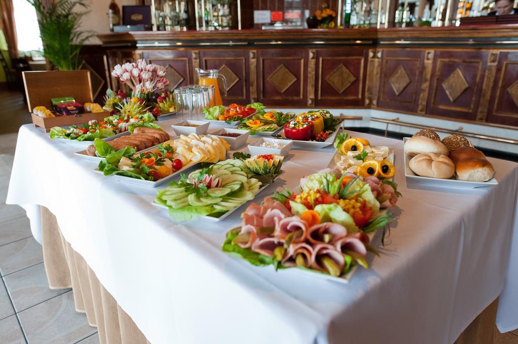 Łubowo Hotel Victoria מראה חיצוני תמונה